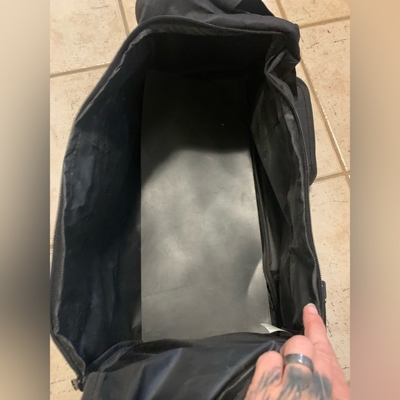 GoodLife Fitness "Get Fit 4 Less" Black Duffel Gym Bag - Picture 8 of 11